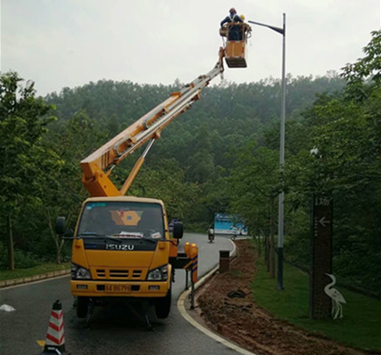 廣東連山車載式高空車出租-中橋建