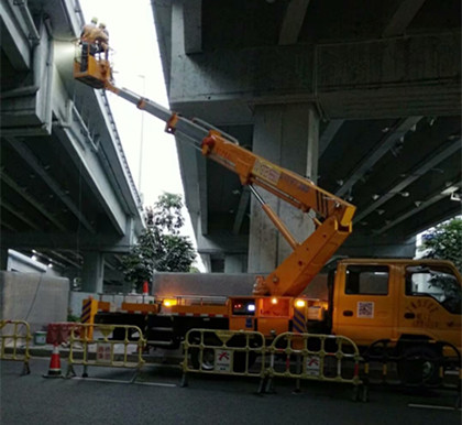 梁子湖哪有站人車出租公司？