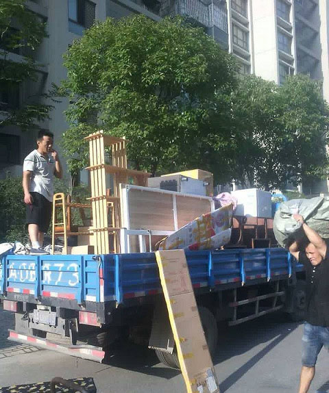 日照到明山物流冷鏈車